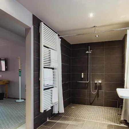 Goldene Traube - By Neugart טראבן-טרארבאך